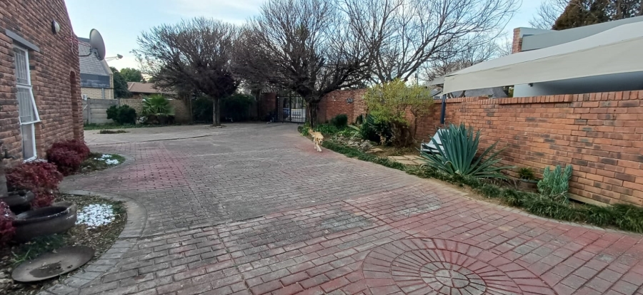 To Let 5 Bedroom Property for Rent in La Provance Free State